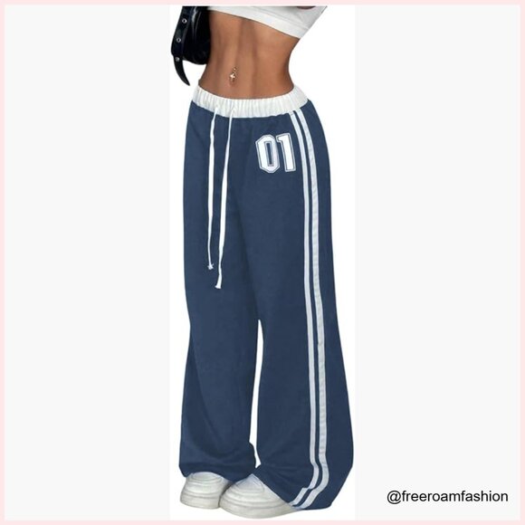 Wide Leg Sweatpants with Drawstring Waist and Side Pockets for Casual Wear